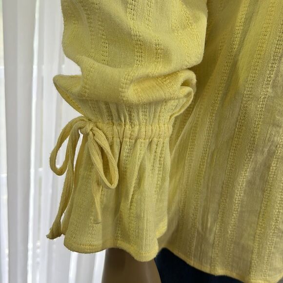 Seven7 Oversized Small Yellow Beauty! - Picture 5 of 9